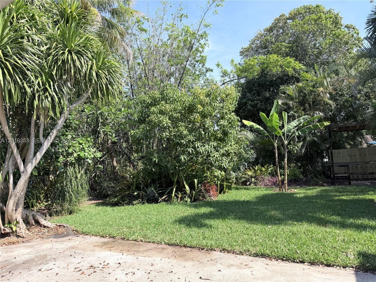 4420 NW 16th St, Lauderhill, FL 33313 Photo