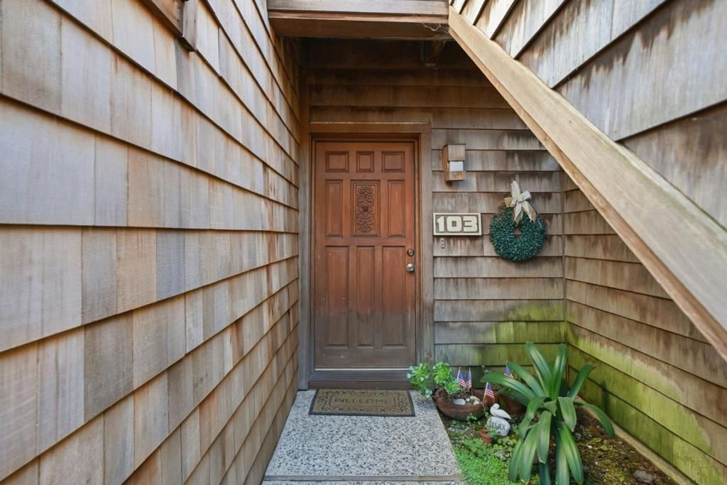461 Dela Vina Avenue, Unit 103, Monterey, CA 93940 Main Photo
