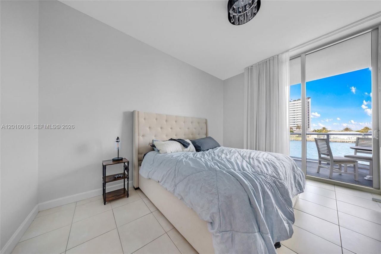 7928 East Dr , Unit 305, North Bay Village, FL 33141 Photo