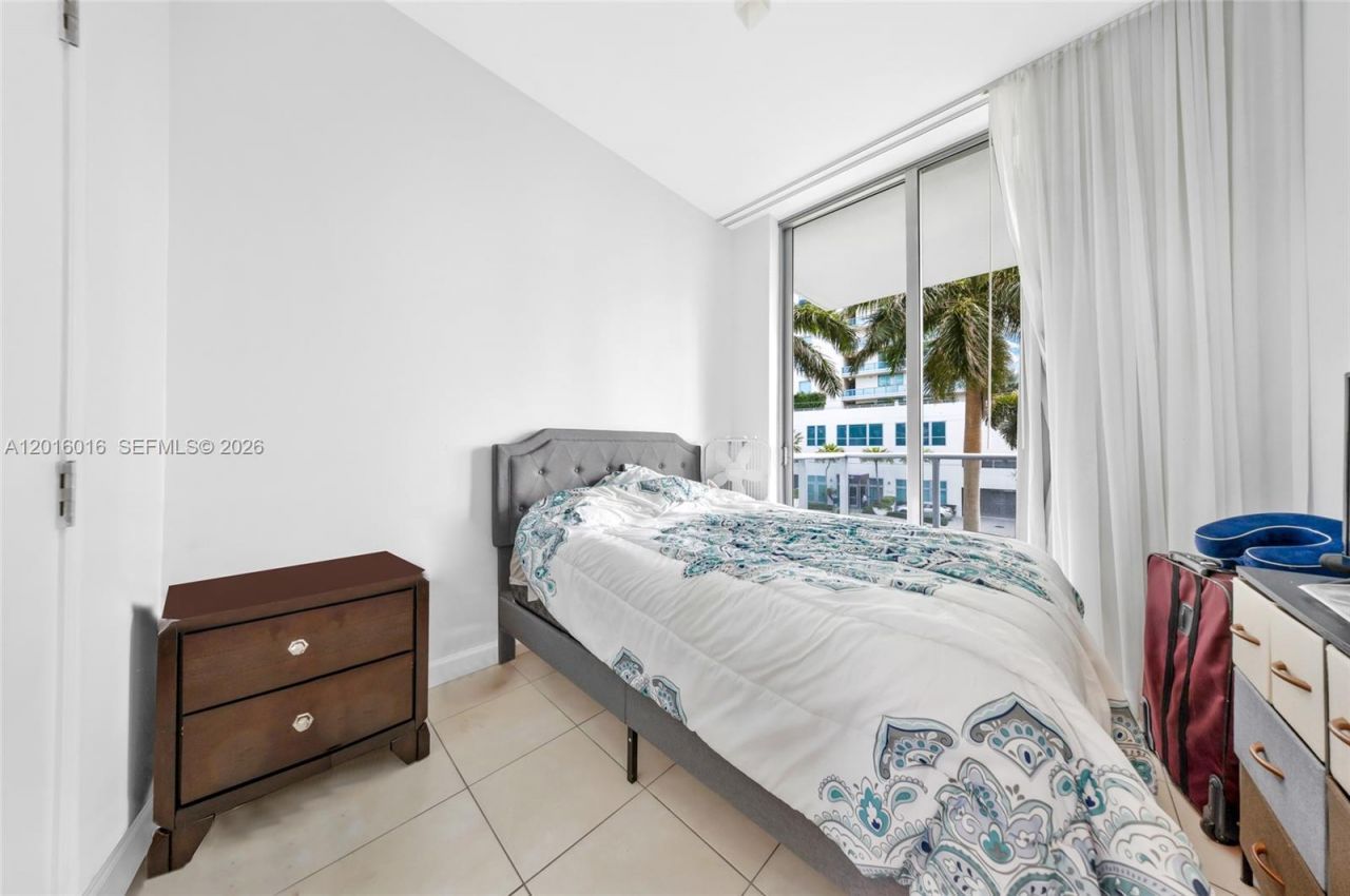 7928 East Dr , Unit 305, North Bay Village, FL 33141 Photo