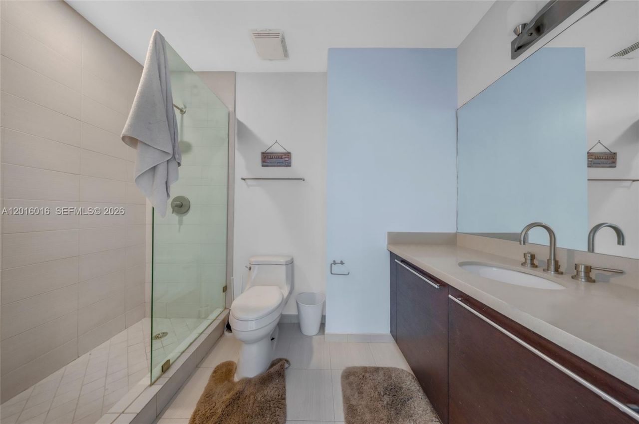 7928 East Dr , Unit 305, North Bay Village, FL 33141 Photo