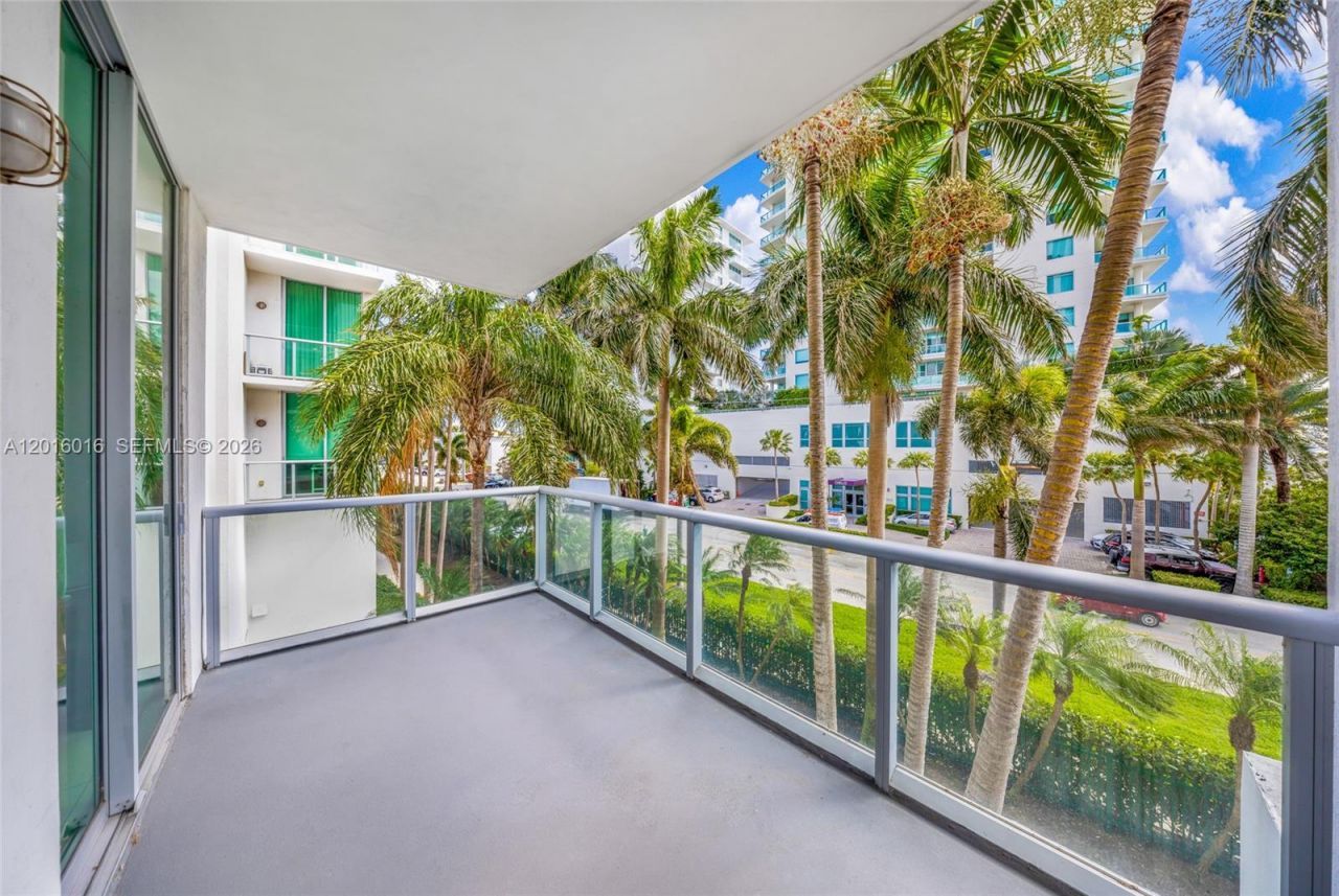 7928 East Dr , Unit 305, North Bay Village, FL 33141 Photo