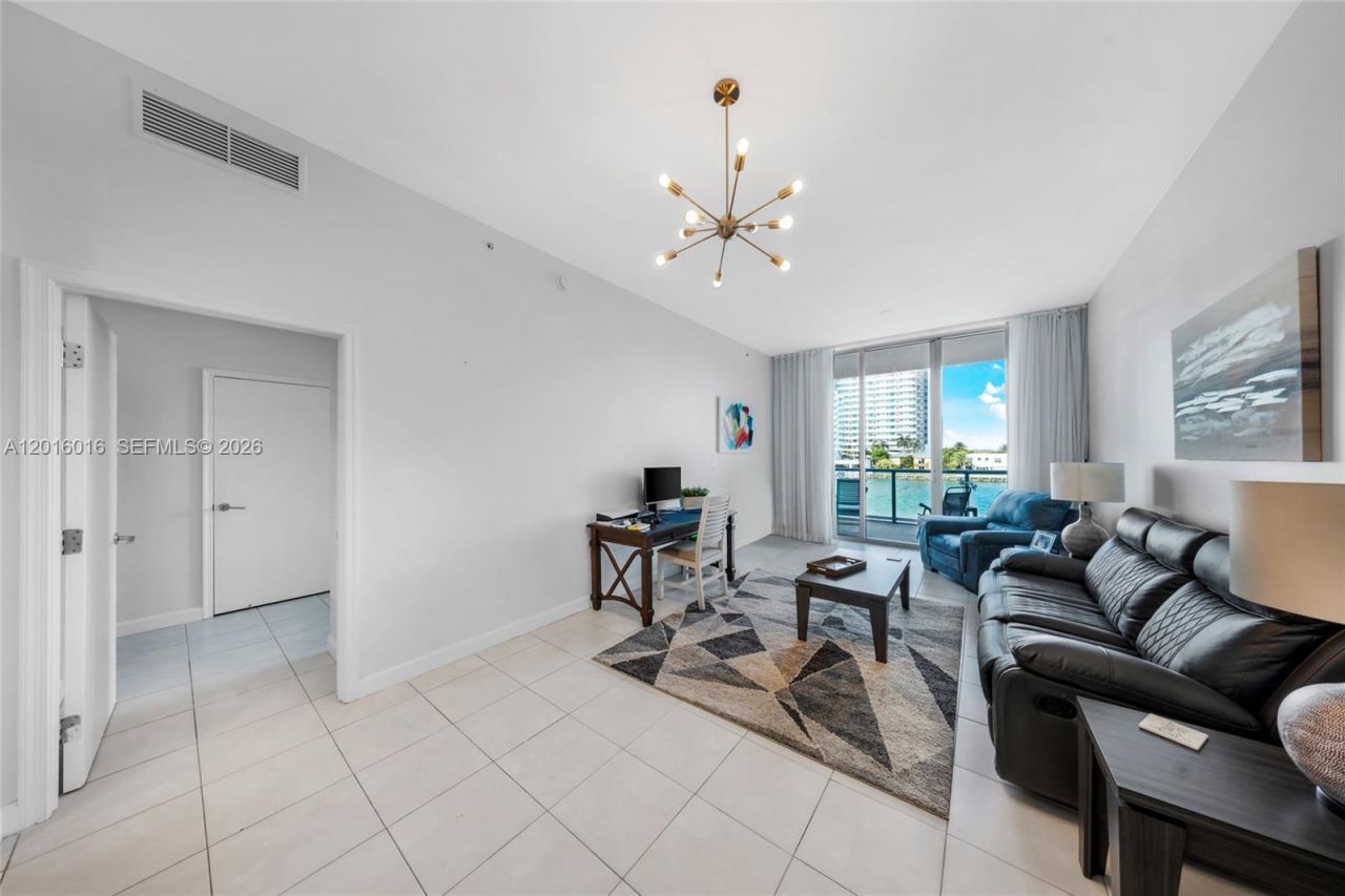 7928 East Dr , Unit 305, North Bay Village, FL 33141 Photo