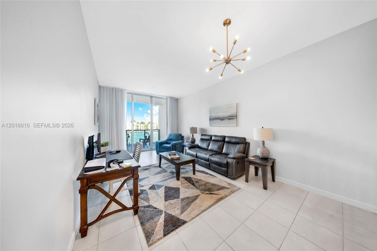 7928 East Dr , Unit 305, North Bay Village, FL 33141 Photo