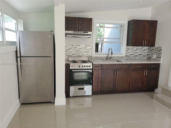 Unit R, Hollywood, FL 33021