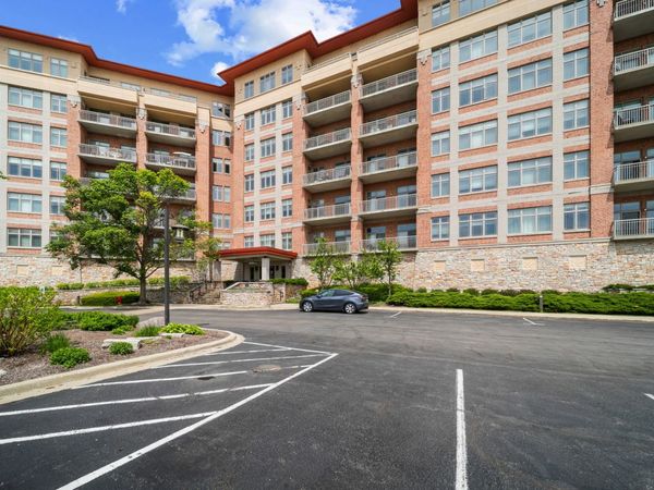 100 PRAIRIE PARK Drive, Unit 709, Wheeling, IL 60090