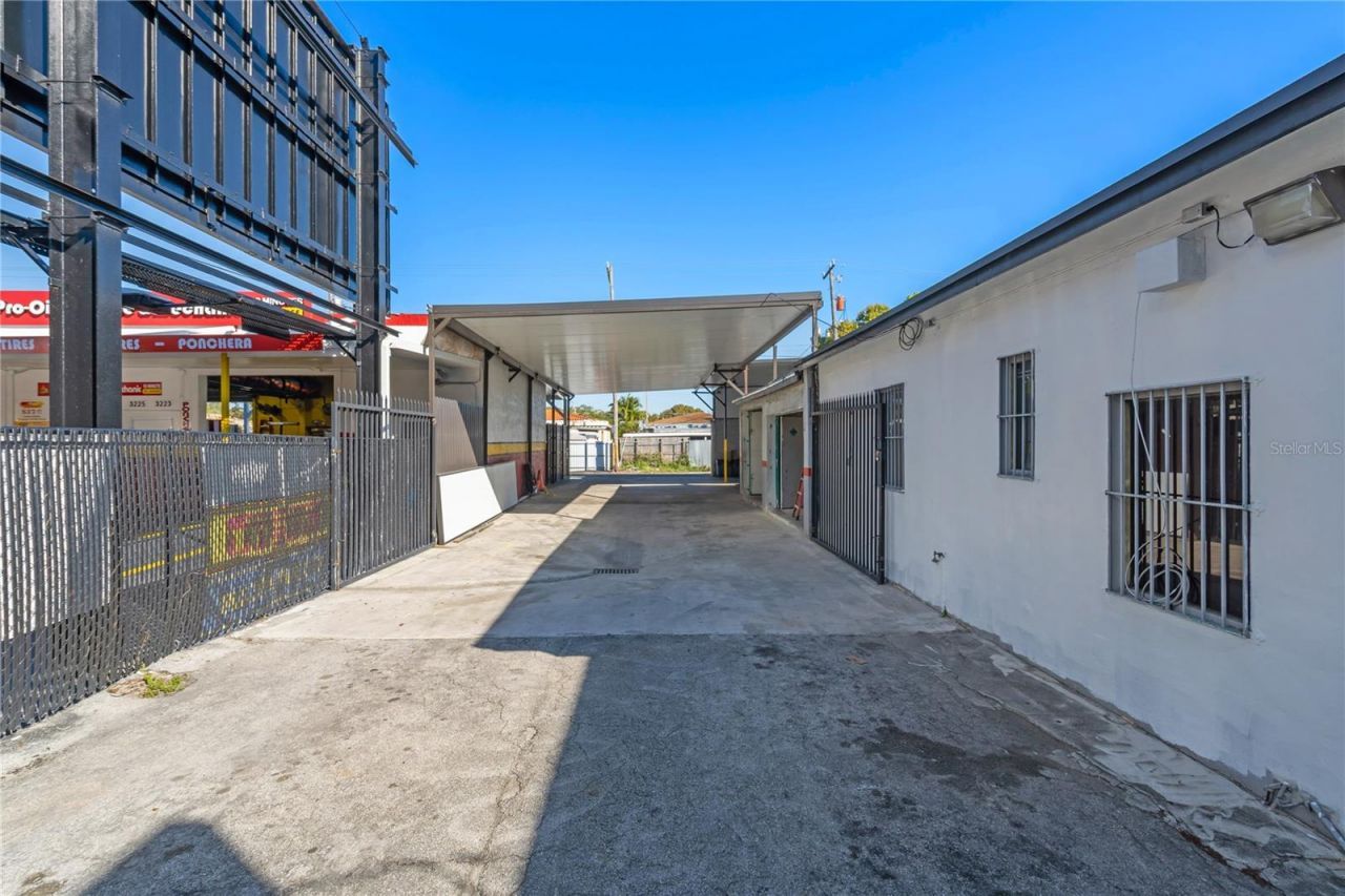 3219 SW 8th Street , Miami, FL 33135 Photo
