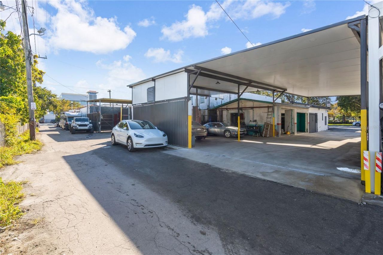 3219 SW 8th Street , Miami, FL 33135 Photo