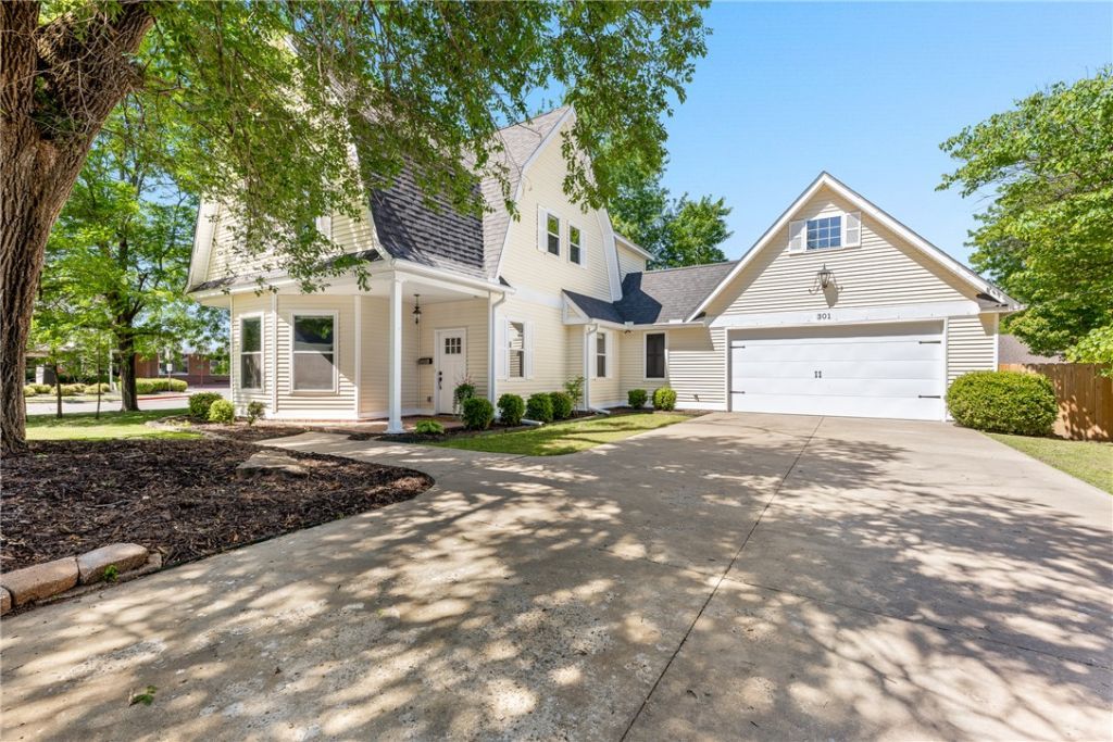 301 NW B Street, Bentonville, AR 72712 Main Photo