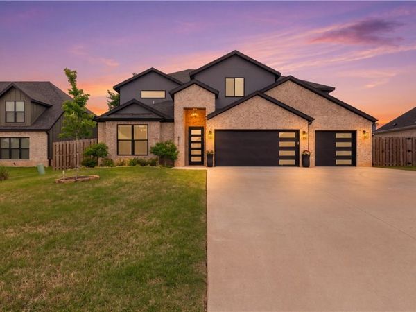 6414 S 59th Street, Rogers, AR 72758