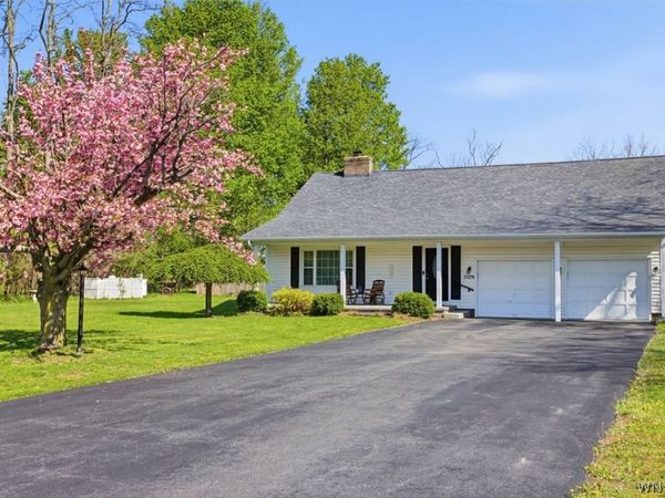 7279 Selden Road , Le Roy, NY 14482