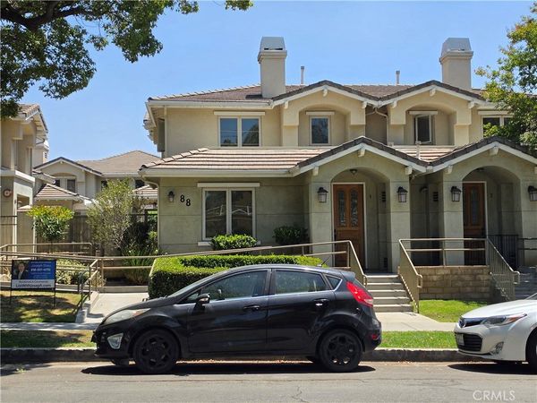 88 N Roosevelt, Pasadena, CA 91107