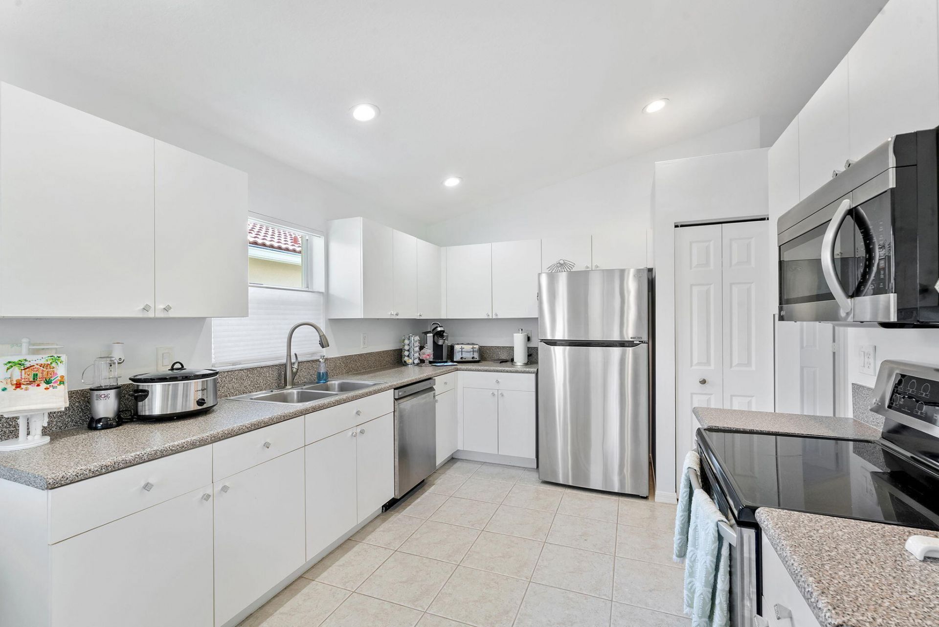 6887 Viale Elizabeth, Delray Beach, FL 33446 Photo