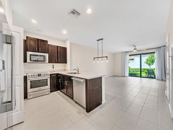 4208 N Dixie Highway, Unit 25, Oakland Park, FL 33334