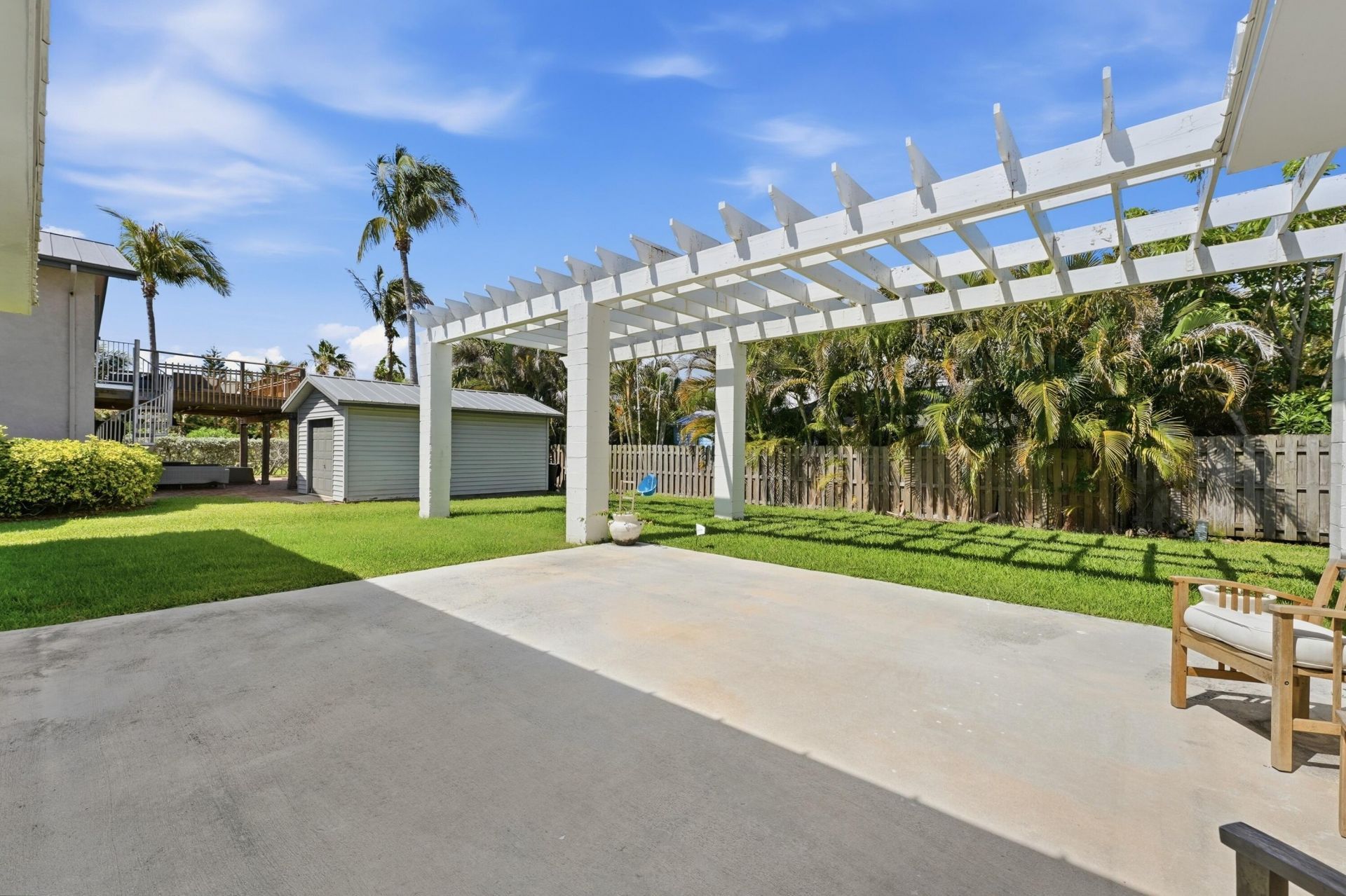 1123 Granada, Hutchinson Island, FL 34949 Photo