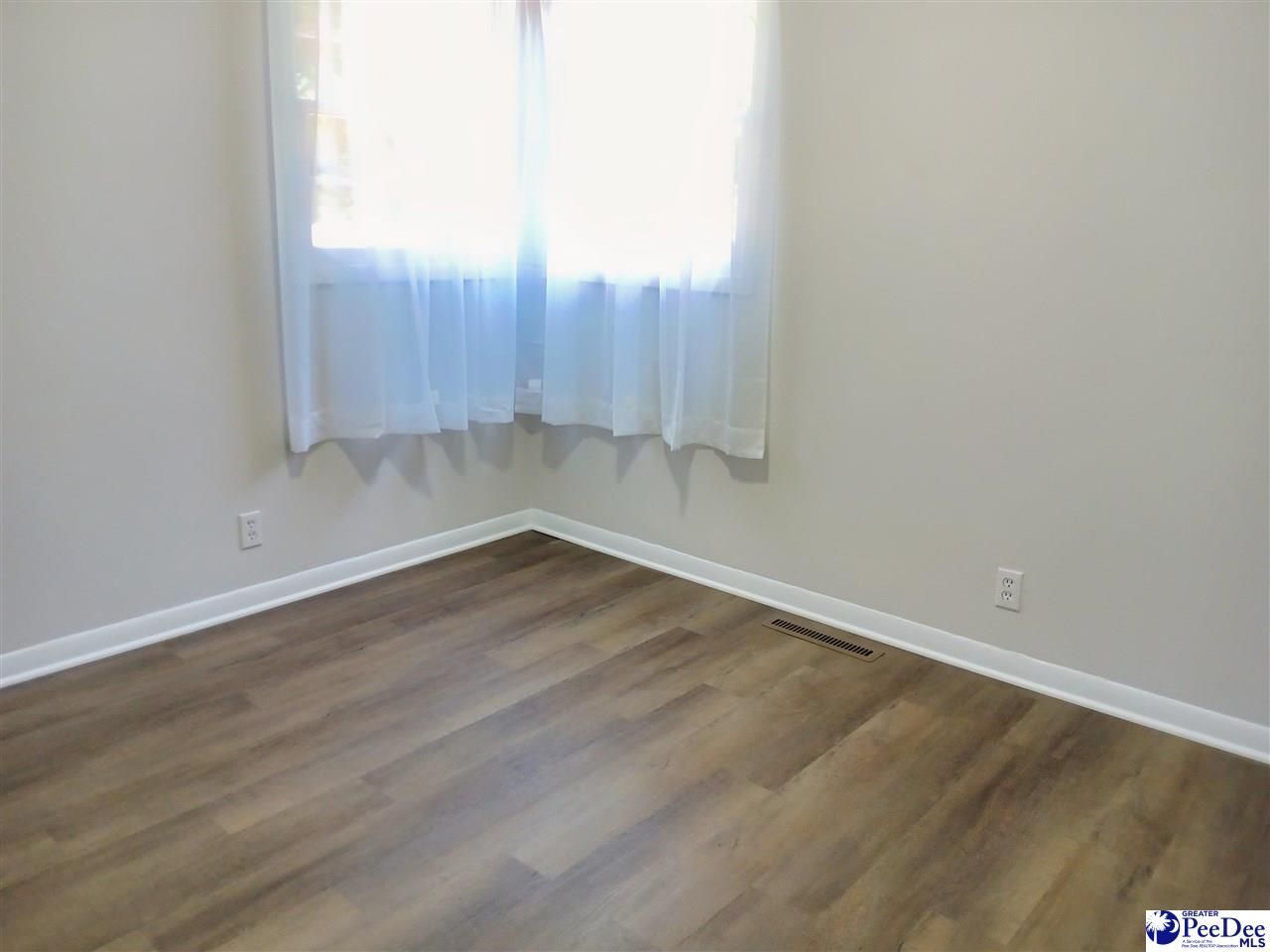 809 W Greene Street Photo 20