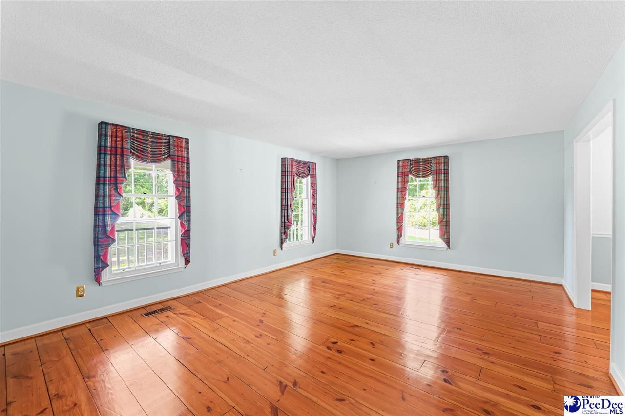 808 Wedgefield Road Photo 5