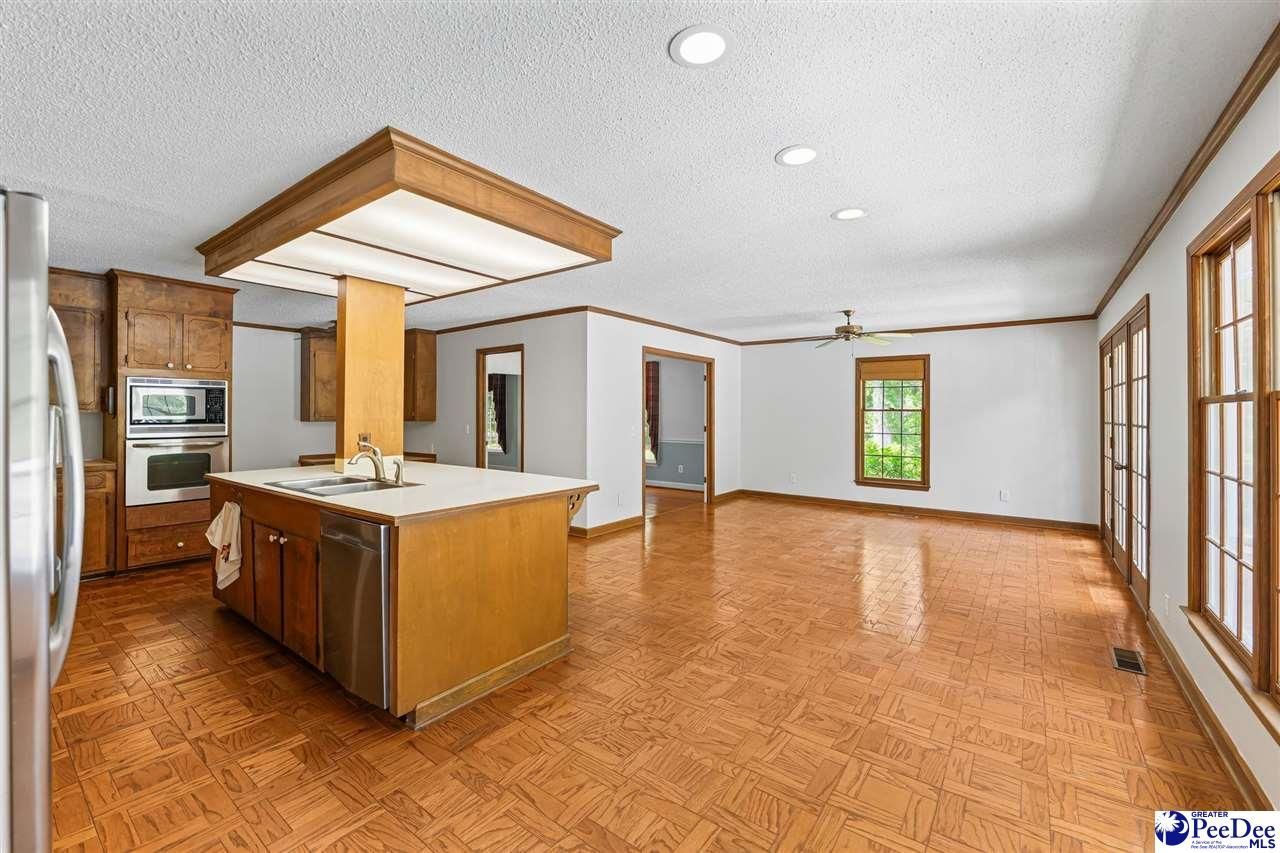 808 Wedgefield Road Photo 9