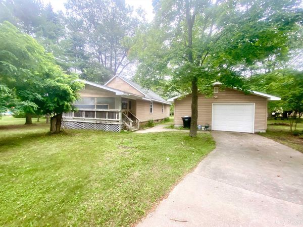 417 29th Street, Gladstone, MI 49837