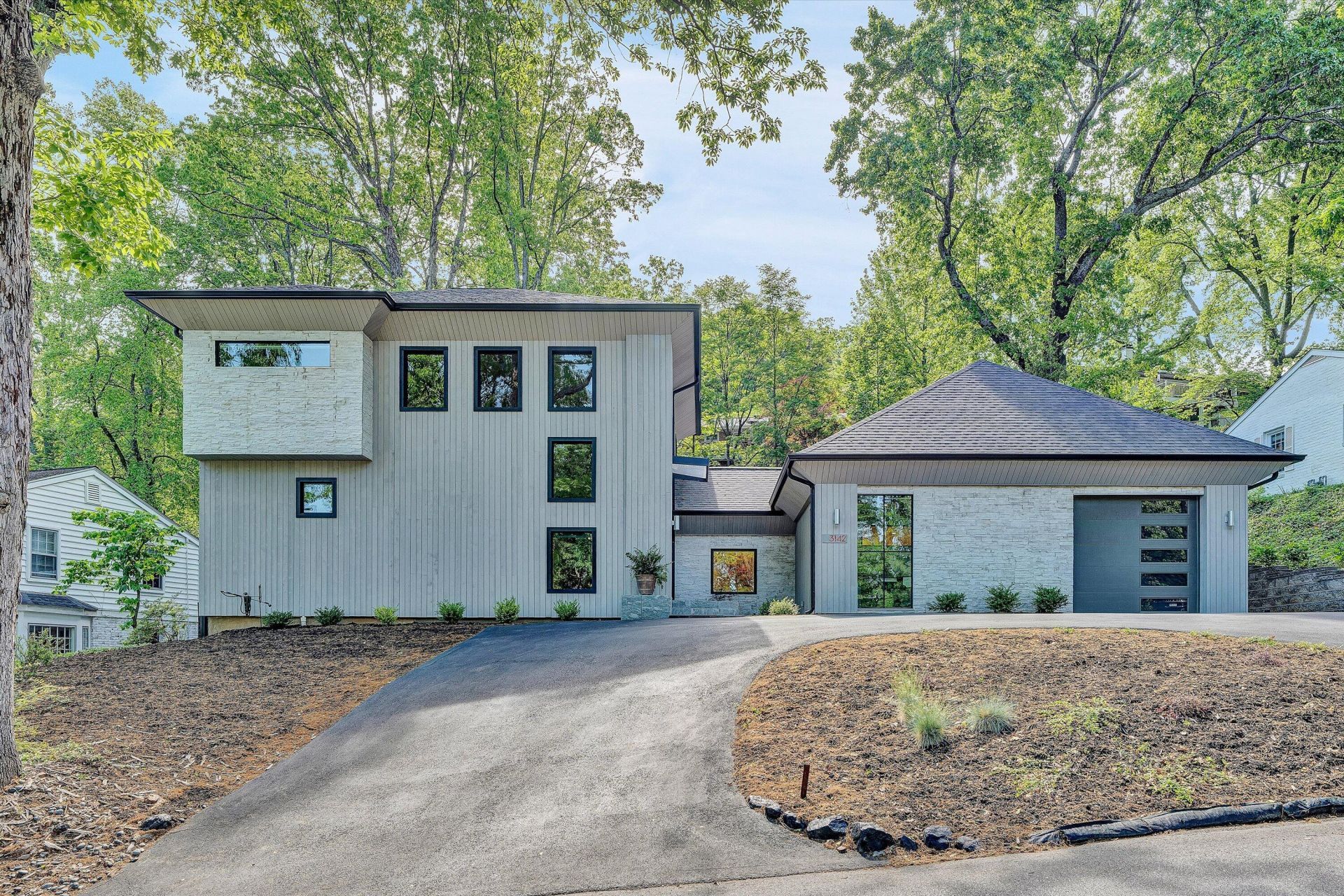 3142 W Ridge Rd Sw, Roanoke, VA 24014 Main Photo