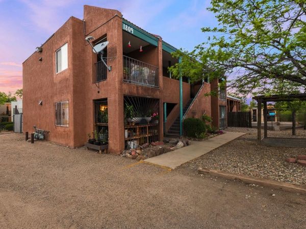 1809 Girard Boulevard SE, Albuquerque, NM 87106