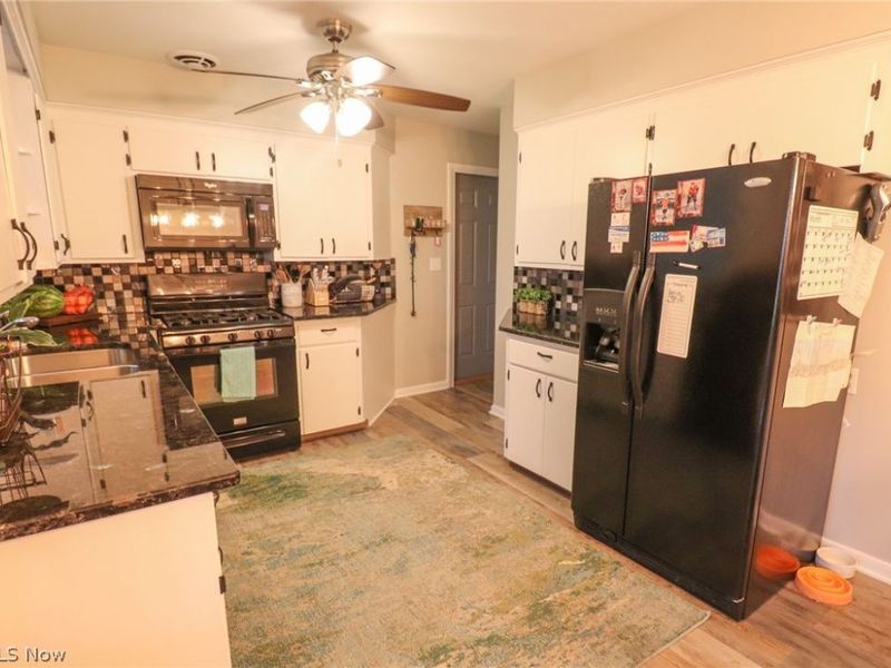 29 Bittersweet Drive , Columbiana, OH 44408 Photo 3