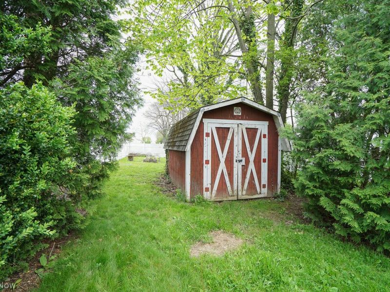 2364 Lyon Boulevard , Poland, OH 44514 Photo 28