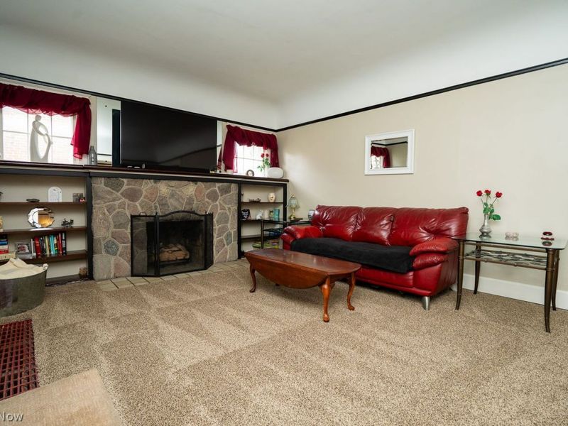 2364 Lyon Boulevard , Poland, OH 44514 Photo 3