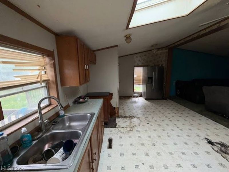 1029 Parkview Avenue, Mc Donald, OH 44437 Photo 4