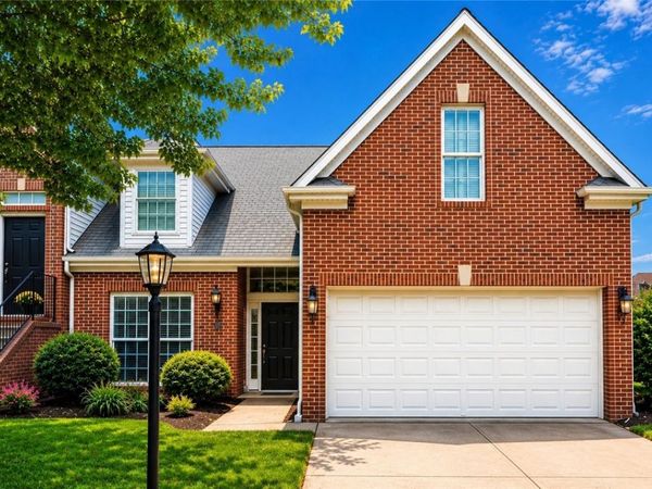 819 Strasburg Dr , Mars, PA 16046
