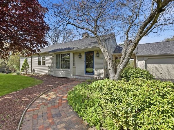 11 Pheasant Hl, Granby, MA 01033