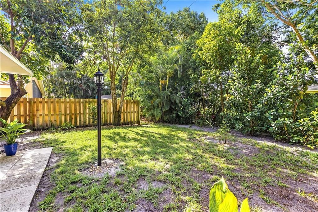 9801 Las Casas Dr , Fort Myers, FL 33919 Photo