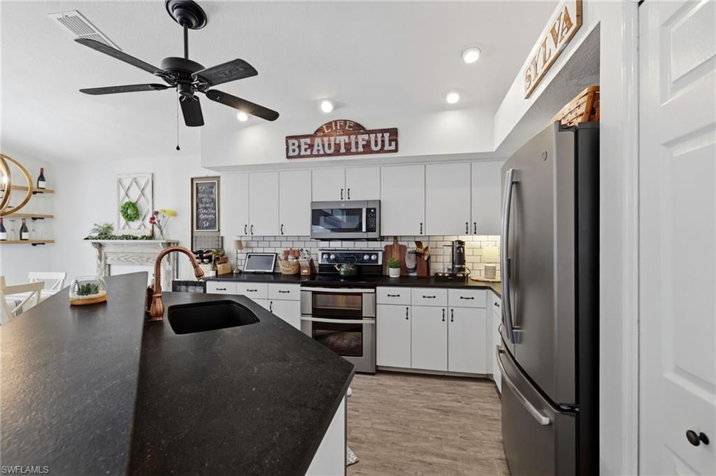 9801 Las Casas Dr , Fort Myers, FL 33919 Photo