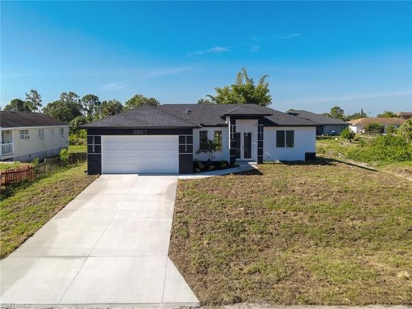 3907 21st ST SW, LEHIGH ACRES, FL 33976