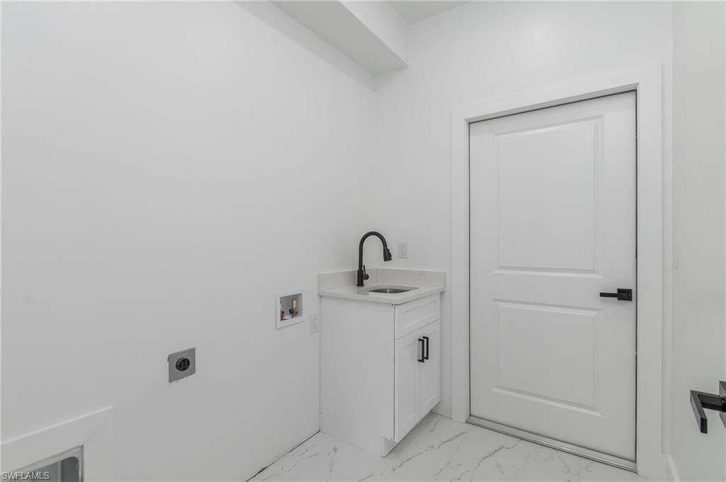 3907 21st St Sw, Lehigh Acres, FL 33976 Photo