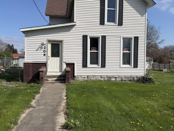 206 E Wayland Street, Goodland, IN 47948
