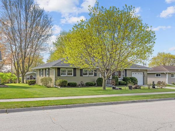 2211 Pleasant AVENUE, New Holstein, WI 53061