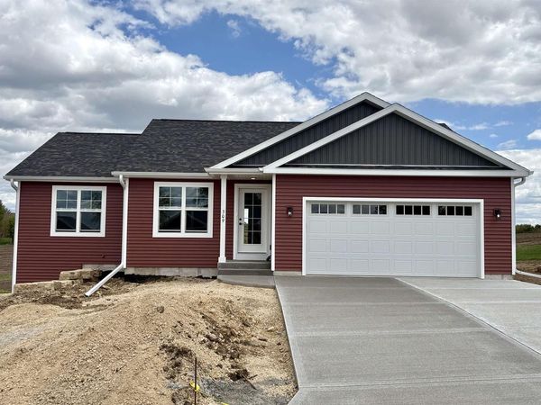 309 Prairie Hills Drive, Dodgeville, WI 53533