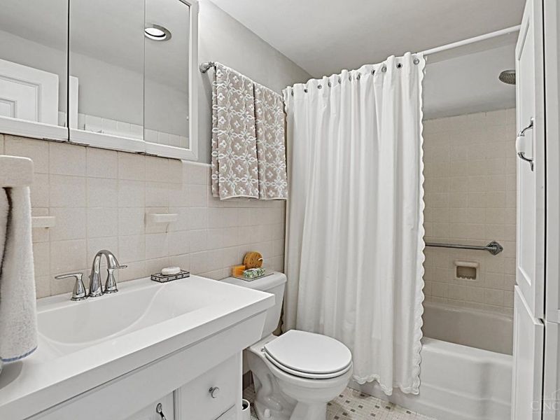 2324 Madison Road, Unit 1705, Cincinnati, OH 45208 Photo 27