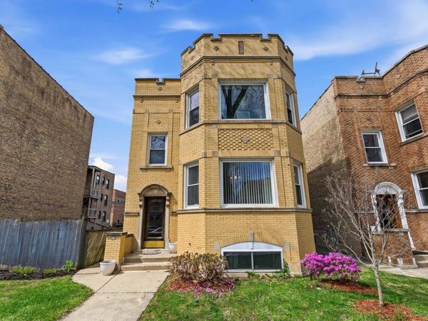 6710 N Artesian Avenue , Chicago, IL 60645