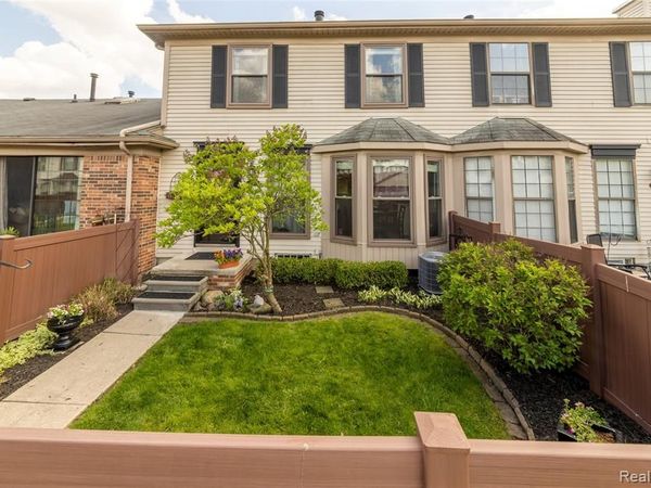 41390 Southwind Drive, CANTON, MI 48188