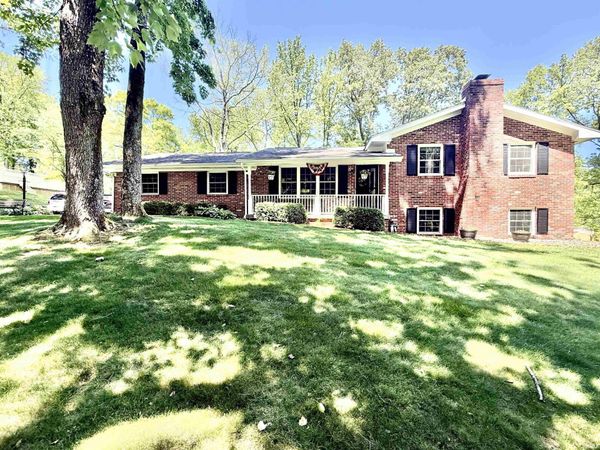 1900 Schlensker Road, Evansville, IN 47725