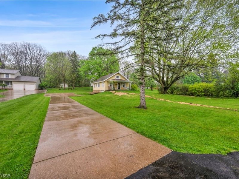 6854 Hillway Avenue NW, North Canton, OH 44720 Photo 2