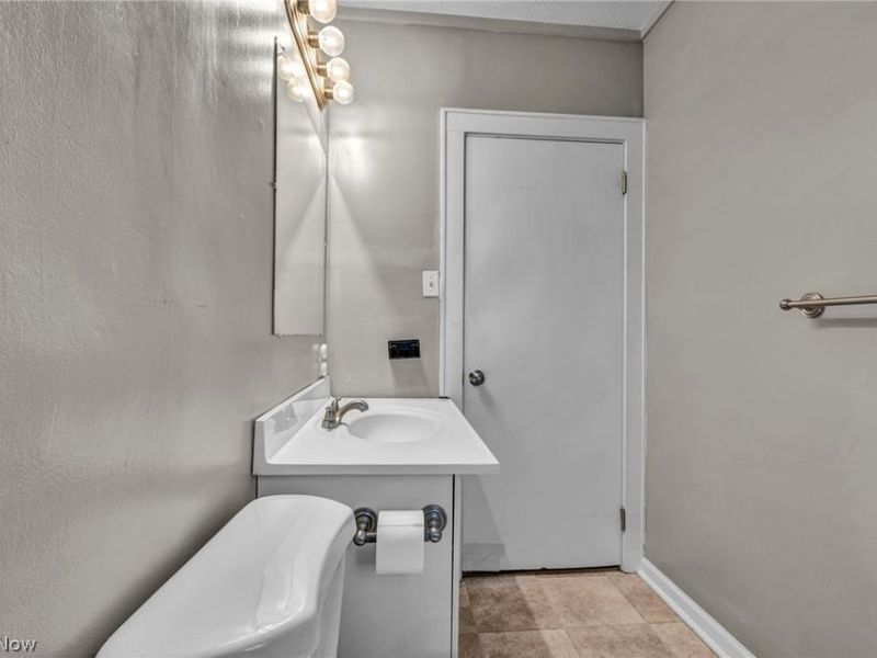 6854 Hillway Avenue NW, North Canton, OH 44720 Photo 22