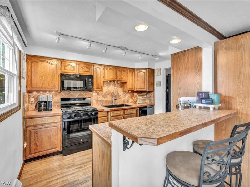 1044 Tumbleweed Street NE, Uniontown, OH 44685 Photo 10