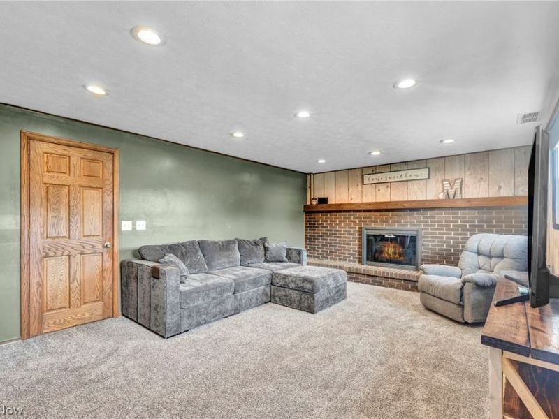 1044 Tumbleweed Street NE, Uniontown, OH 44685 Photo 17