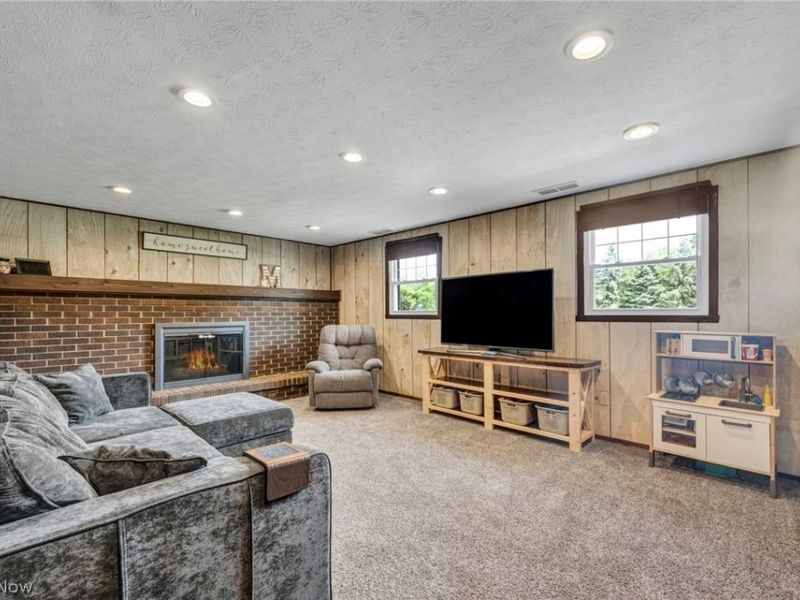 1044 Tumbleweed Street NE, Uniontown, OH 44685 Photo 18