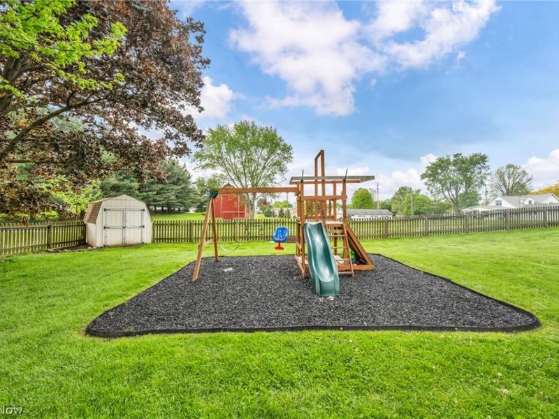 1044 Tumbleweed Street NE, Uniontown, OH 44685 Photo 28