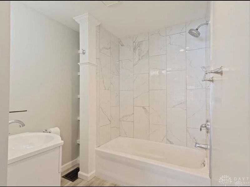 206 E Worley Avenue, Trotwood, OH 45426 Photo 9