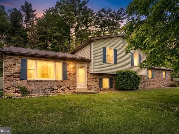 876 CAMPBELL DRIVE , NEWPORT, PA 17074